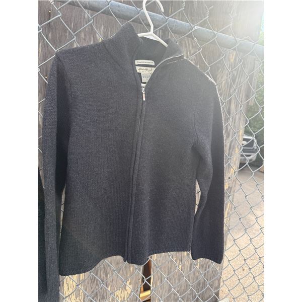 Eddie Bauer size small
