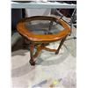 Image 1 : Side table