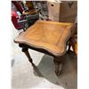 Image 1 : Side table