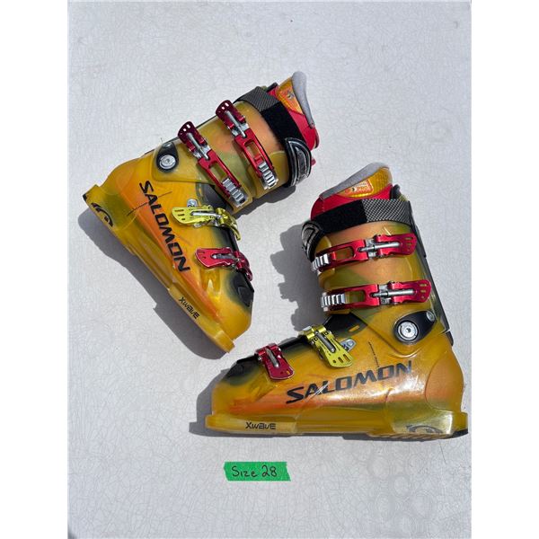 Salomon  ski boots size 28