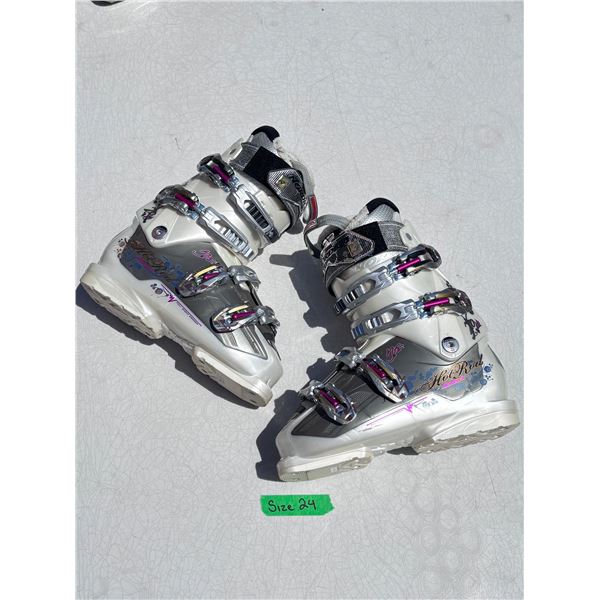 Nordka ski boots size 24