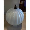 Image 1 : Vintage light shade