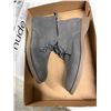 Image 1 : New shoes, size 8