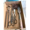 Image 1 : Assorted tools and chain