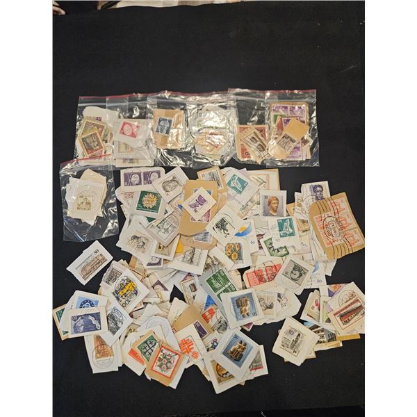 Large lot of assorted stamps