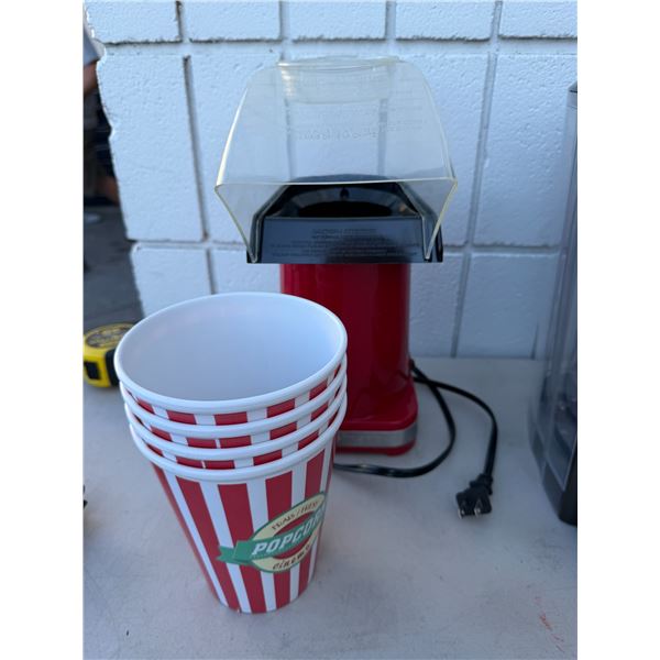 Cuisinart popcorn maker and Containers