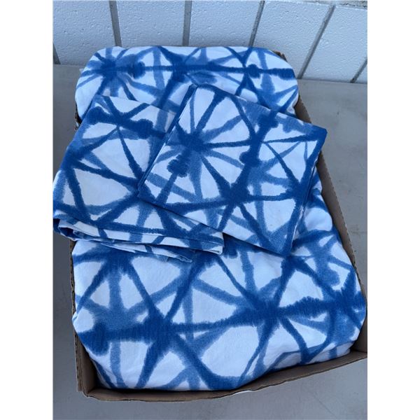 Queen size duvet shams