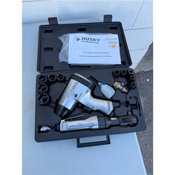 Husky air tool set