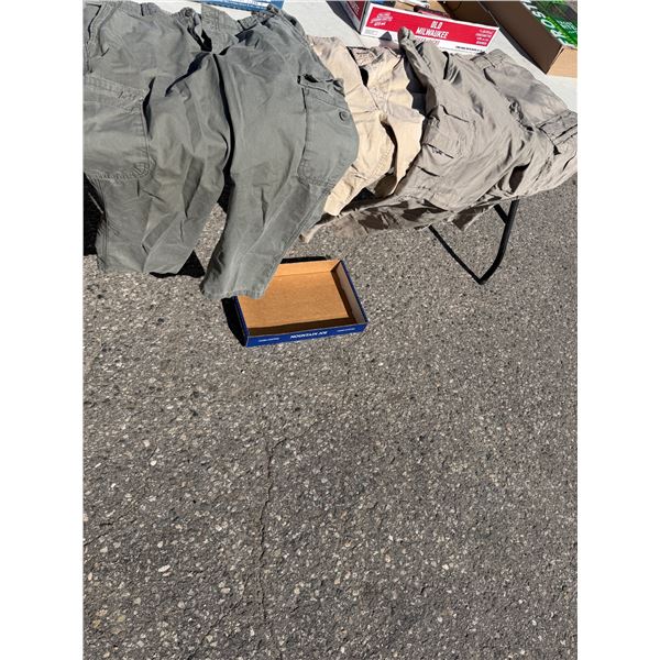 Pants size 32