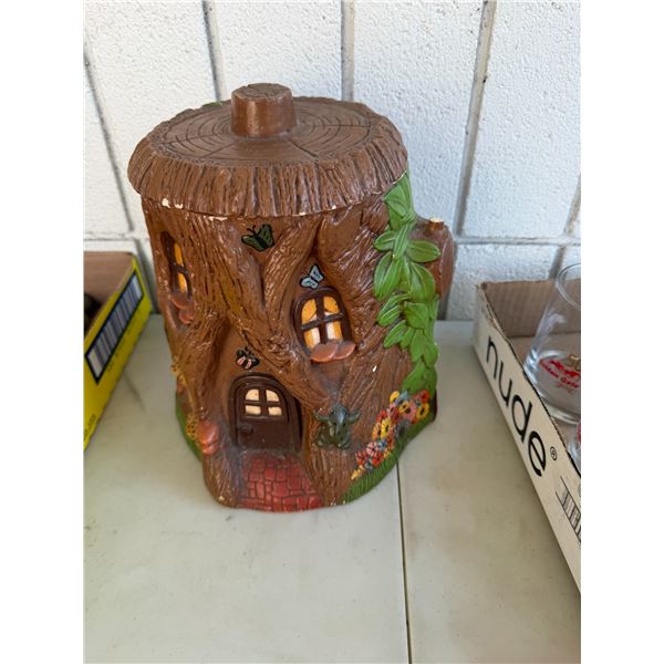 Cookie jar,