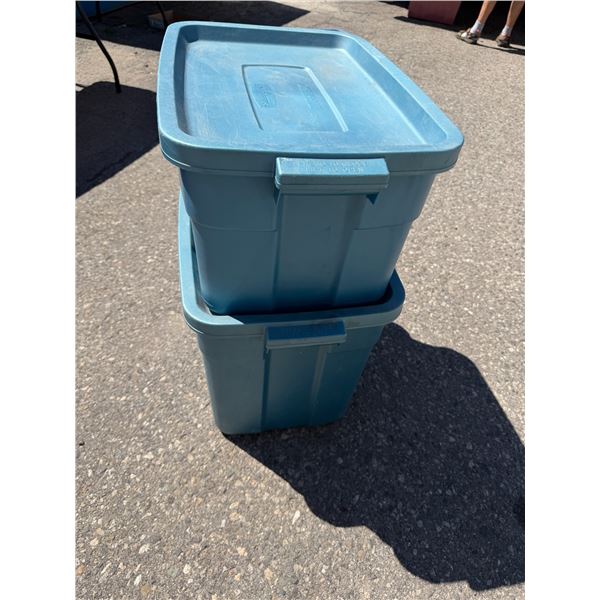 2 Rubbermaid bins