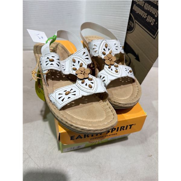 New Earth Spirit Sandals size 9