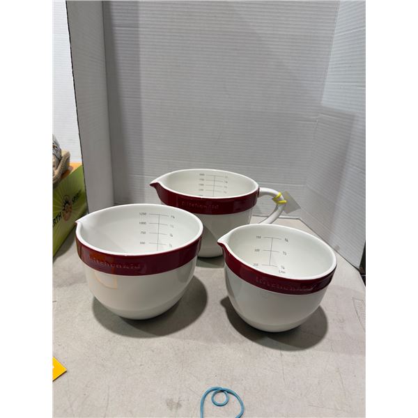 Kitchen Aid Empire Red mixing bowls NEW