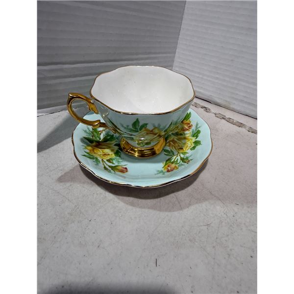 Royal, Albert, Kevin saucer