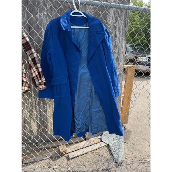 Royal emblem made in Canada Vintage coat needs buttons