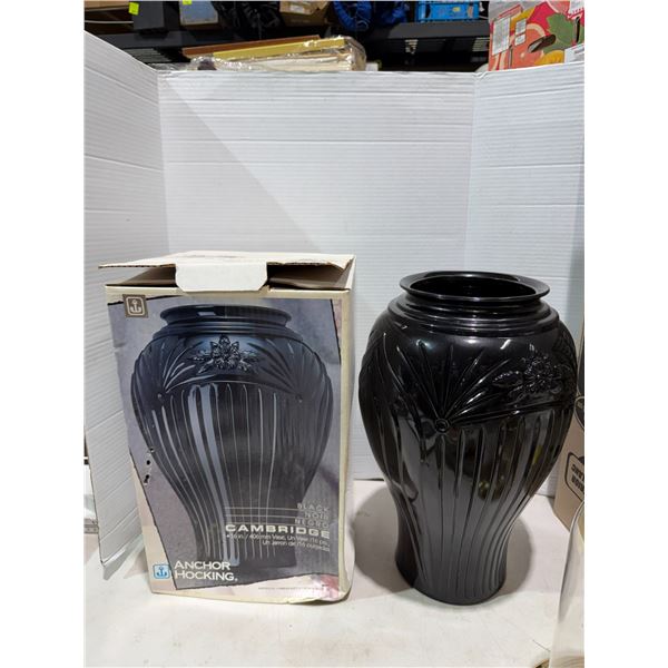 Anchor hocking, Cambridge, black vase