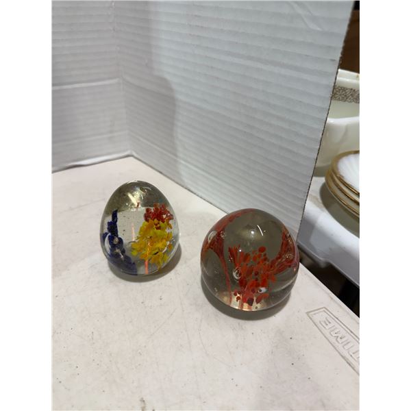 Paper weights