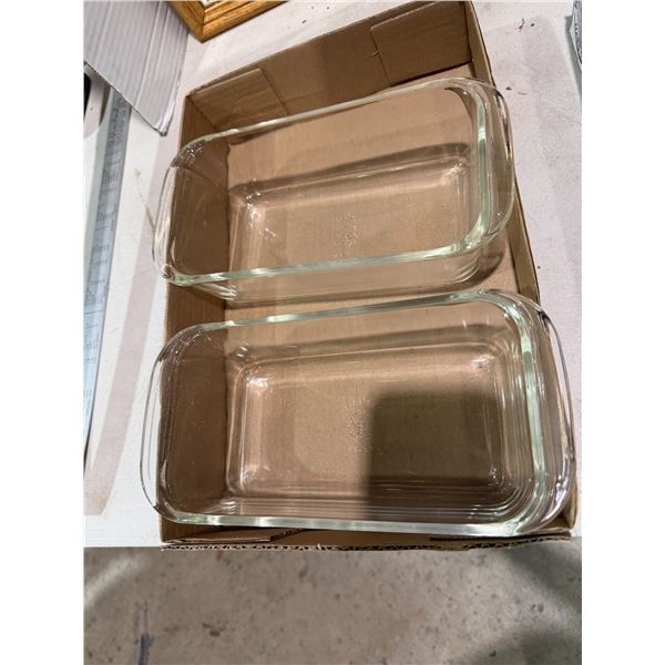 Glass baking pans