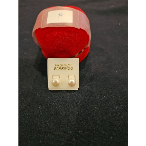 Costume pearl earrings