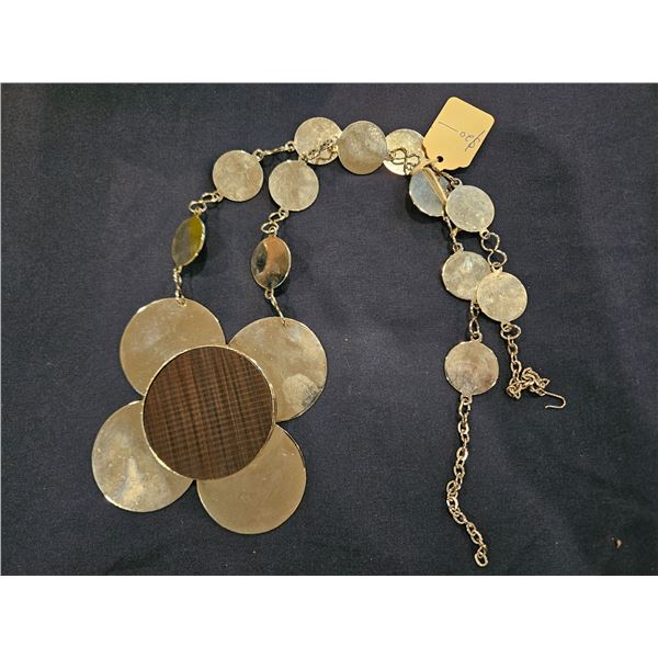 Large chunky necklace