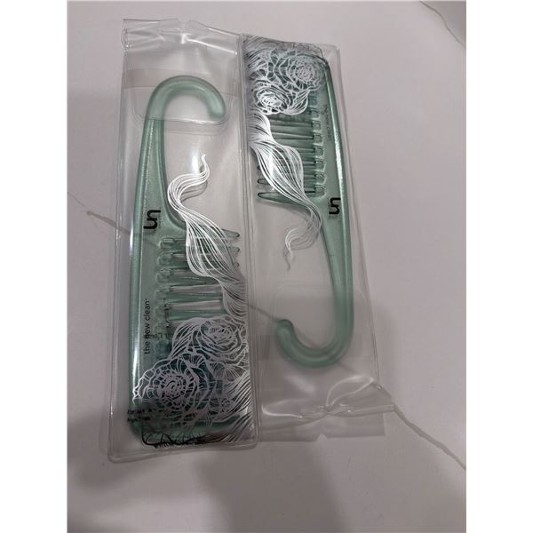 The new clean unwashed Combs