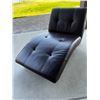 Image 1 : Leather chaise lounge