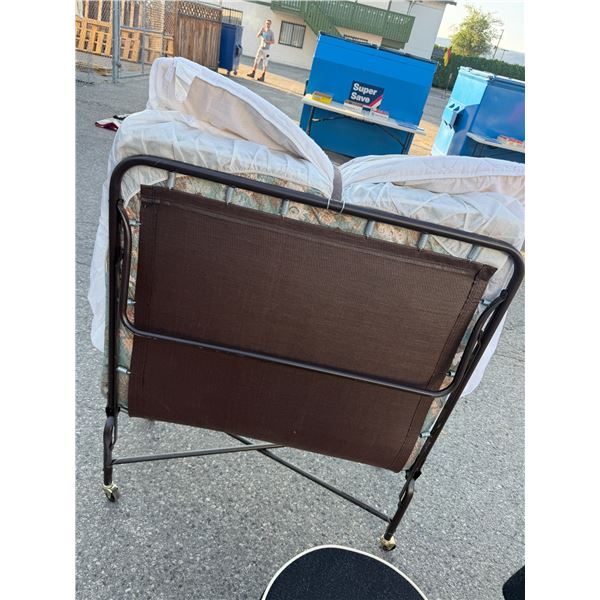 Folding rolling cot