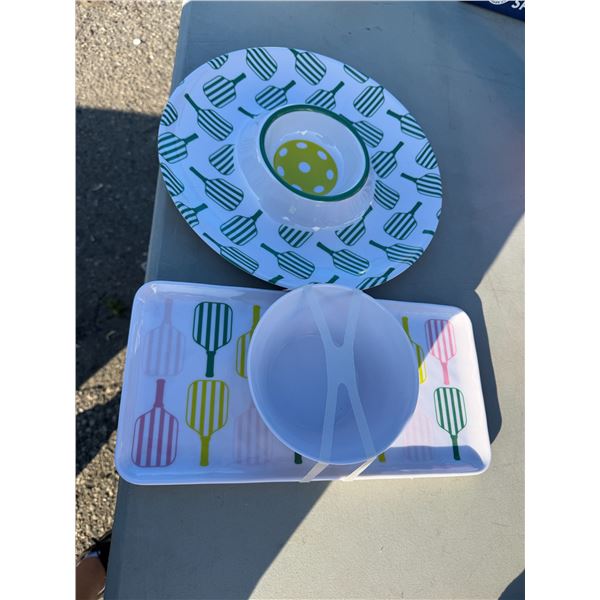 Serving plates