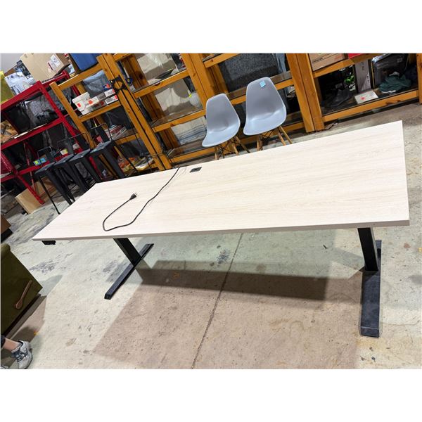 Hartwood adjustable table 94 1/2" x 29 1/2"
