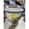 Image 1 : Ceramic pot approximately 10 x 10
