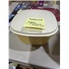 Image 1 : Tupperware Vintage container