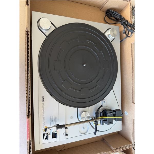 Yamaha natural sound stereo turntable PF – 50