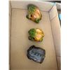 Image 1 : Carved frogs