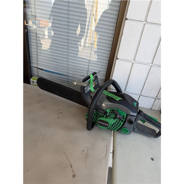 Hitachi chainsaw tested and working good