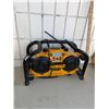 Image 1 : DeWalt radio