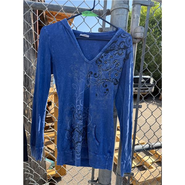 DAVIDA size medium shirt