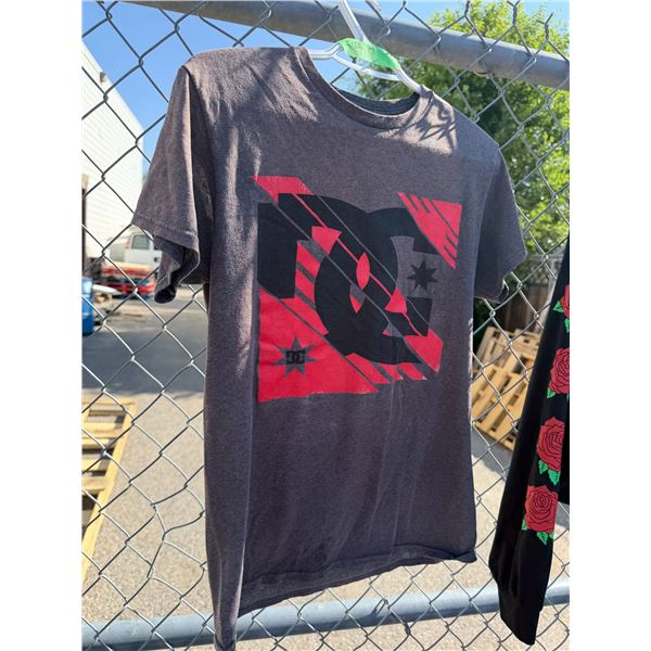 DC shirt size medium