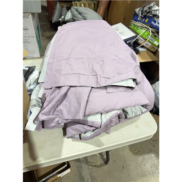 King size comforter and pillow shams
