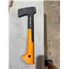 Image 1 : FISKARS hatchet