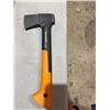 Image 2 : FISKARS hatchet