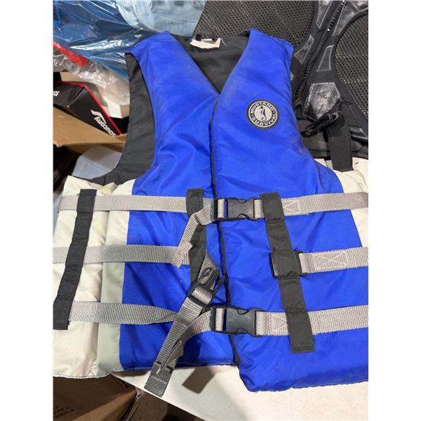 Mustang lifejacket size large?