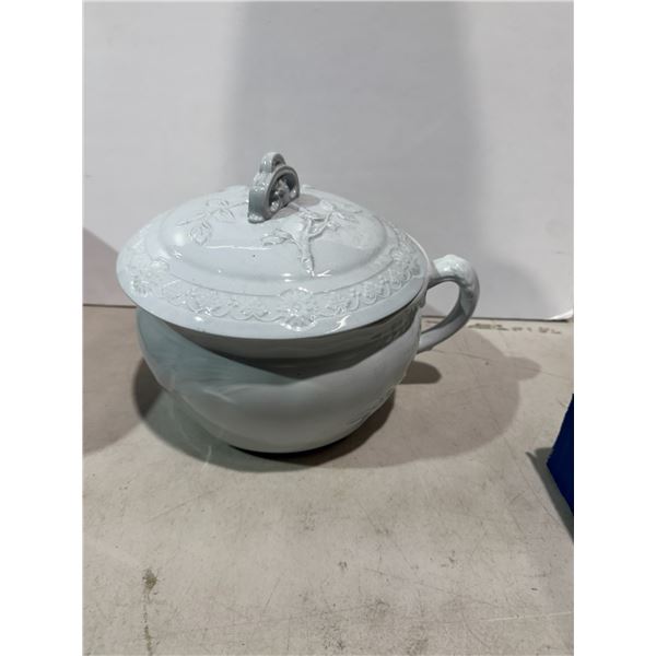 Lidded pot