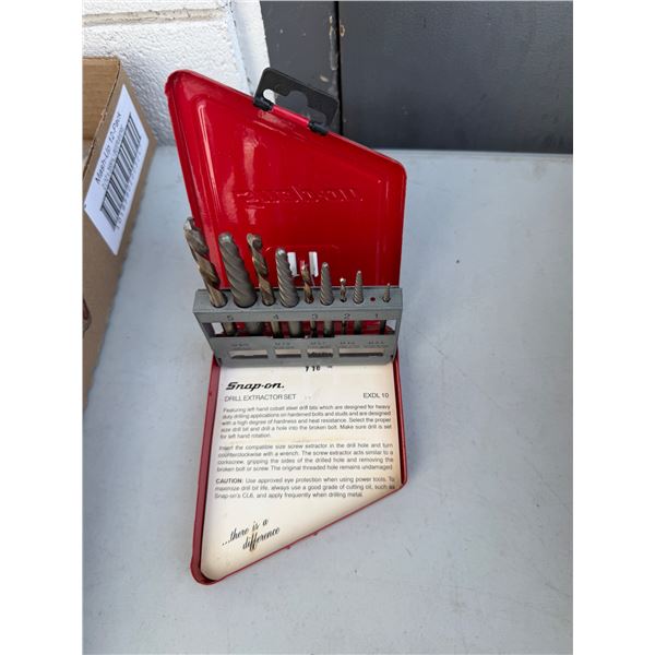 Snap-on drill extractor set