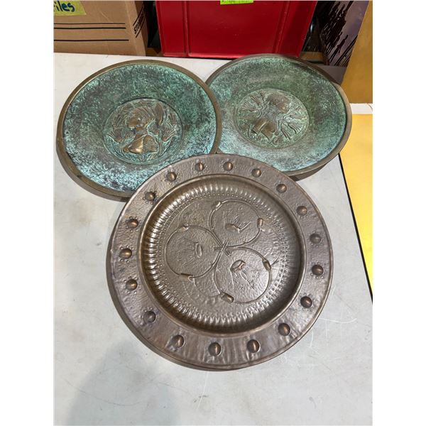Wall plates or chargers