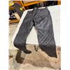Image 1 : Pants size not showing