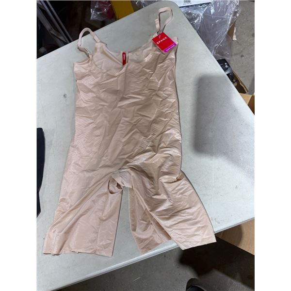 NWT  SPANX size large