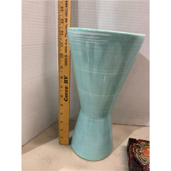Vintage McCoy pottery Usa harmony series, large vase