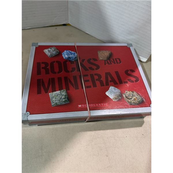 Scholastic rocks in mineral set complete