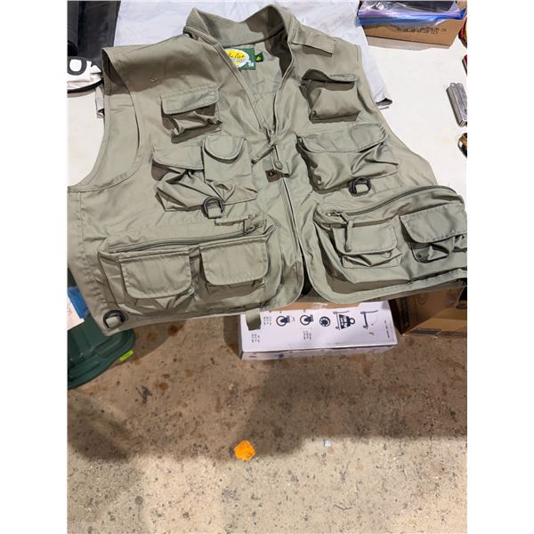 CABELAS medium fishing vest