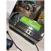 Image 1 : Food saver, vacuum sealer